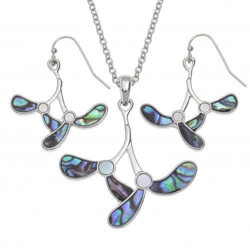 mistletoe,earrings,necklace