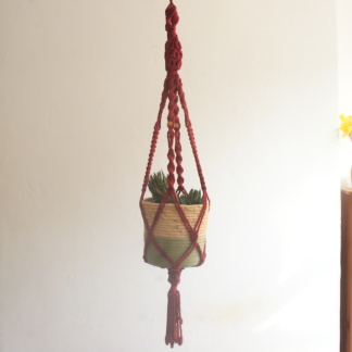 planthanger,macrame,red,burgundy,handcrafted